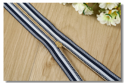 廠家直銷 條紋圖案編織款金屬拉鏈 拉鏈條 服裝輔料_ 義烏市紫紅拉鏈_ 義烏國際商貿(mào)城四區(qū)_義烏購